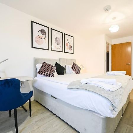 Stylish & Spacious Salford Quays One Bedroom High Floor Apartment With Balcony Μάντσεστερ Εξωτερικό φωτογραφία