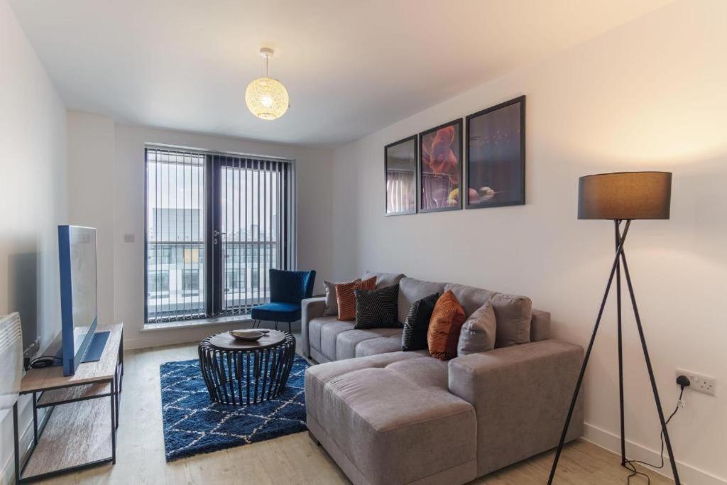 Stylish & Spacious Salford Quays One Bedroom High Floor Apartment With Balcony Μάντσεστερ Εξωτερικό φωτογραφία
